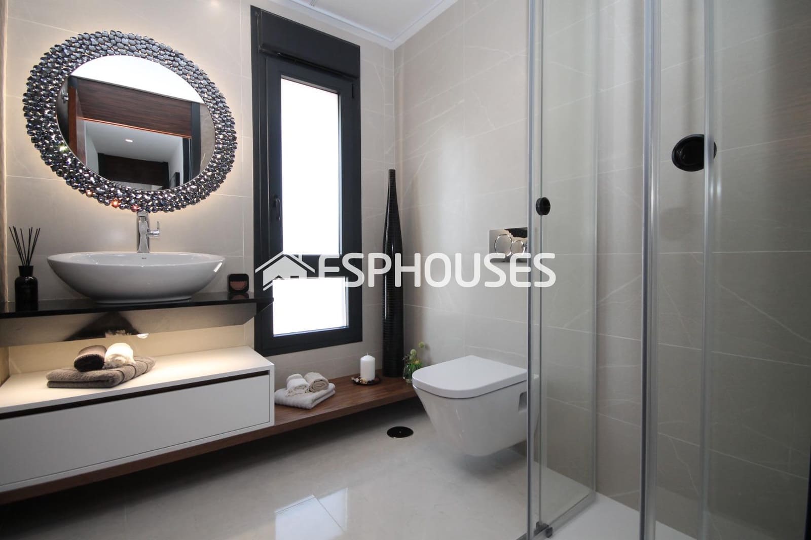 3 slaapkamer Villa te koop in Torrevieja met zwembad - € 509.000 (Ref: 9445307)