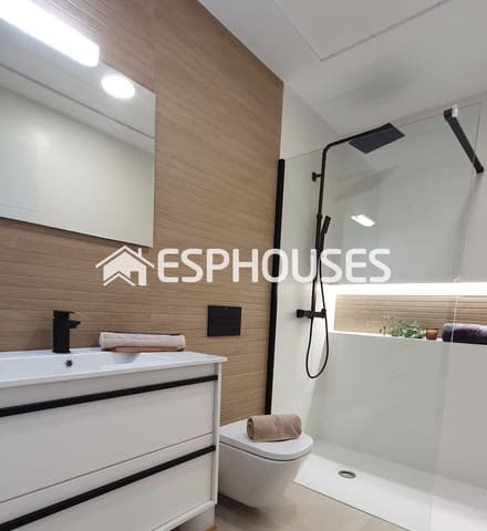 3 soverom Kjedet enebolig til salgs i San Pedro del Pinatar ciudad, San Pedro del Pinatar med svømmebasseng - € 369 900 (Ref: 9445323)
