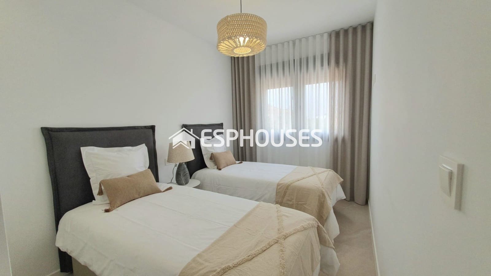 3 slaapkamer Halfvrijstaande villa te koop in San Pedro del Pinatar met zwembad - € 369.900 (Ref: 9445323)