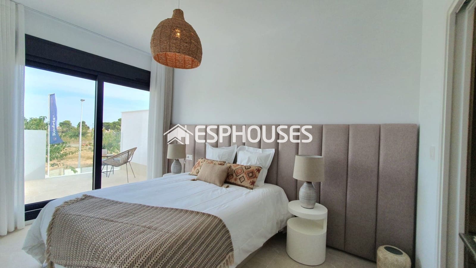 3 slaapkamer Halfvrijstaande villa te koop in San Pedro del Pinatar met zwembad - € 369.900 (Ref: 9445323)