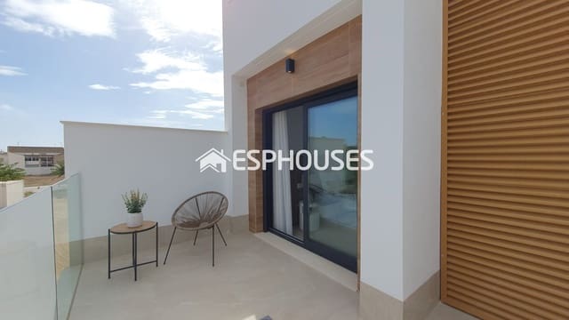 3 soverom Kjedet enebolig til salgs i San Pedro del Pinatar ciudad, San Pedro del Pinatar med svømmebasseng - € 369 900 (Ref: 9445323)