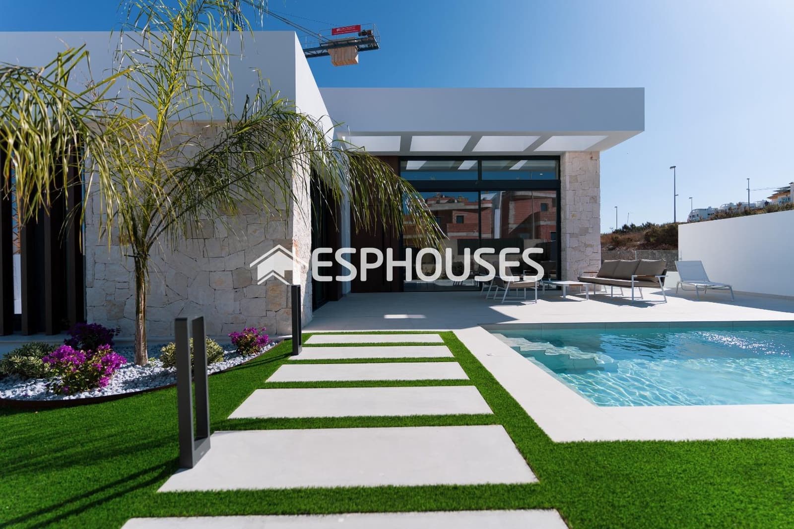 Chalet de 4 habitaciones en Rojales en venta con piscina garaje - 780.000 € (Ref: 9445343)