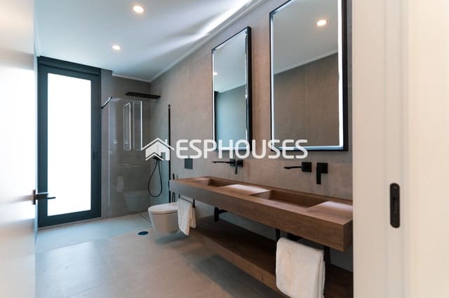 Chalet de 4 habitaciones en Ciudad Quesada, Rojales en venta con piscina - 780.000 € (Ref: 9445343)