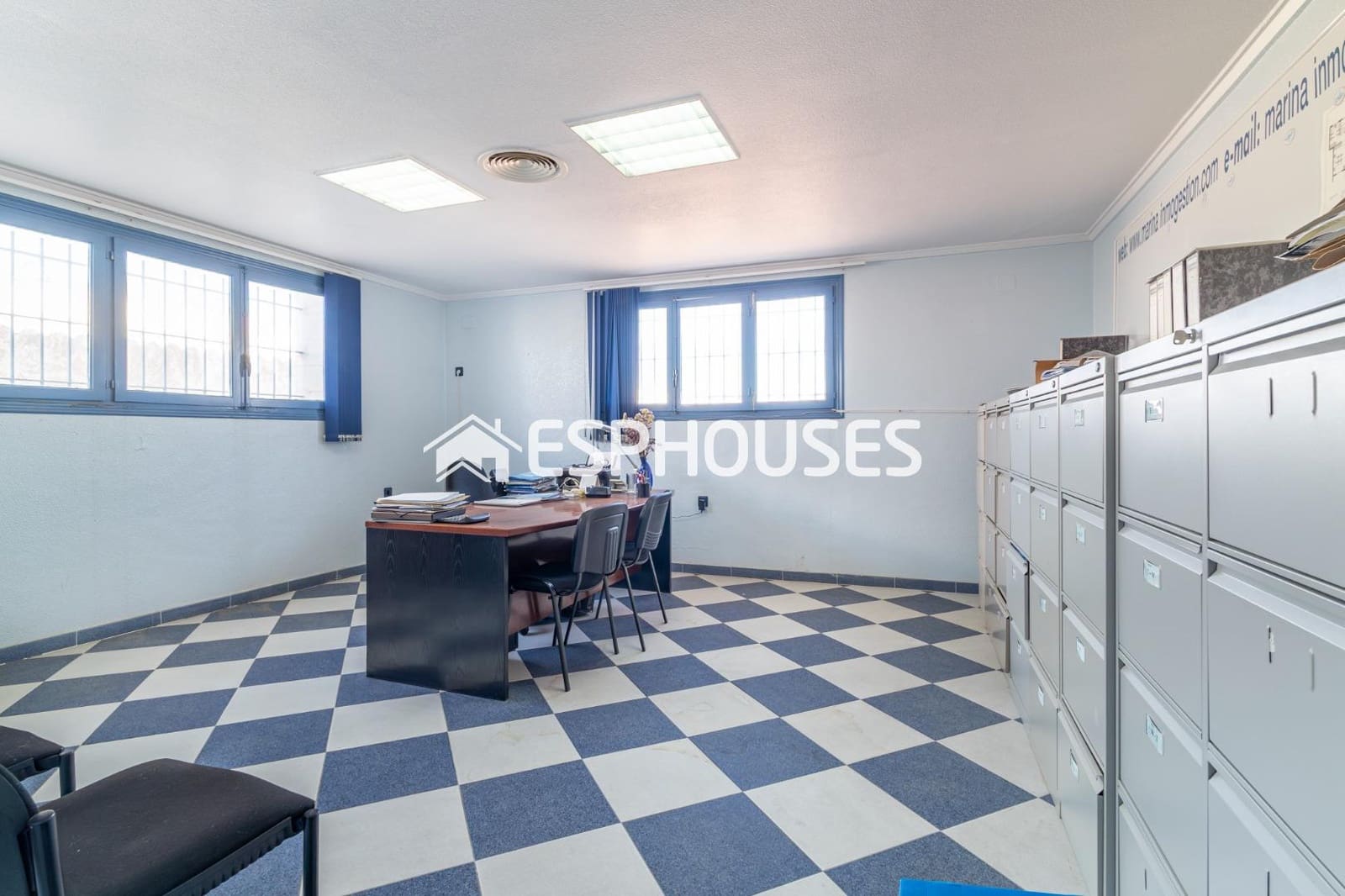 10 quarto Comercial para venda em San Fulgencio - 325 000 € (Ref: 9445354)