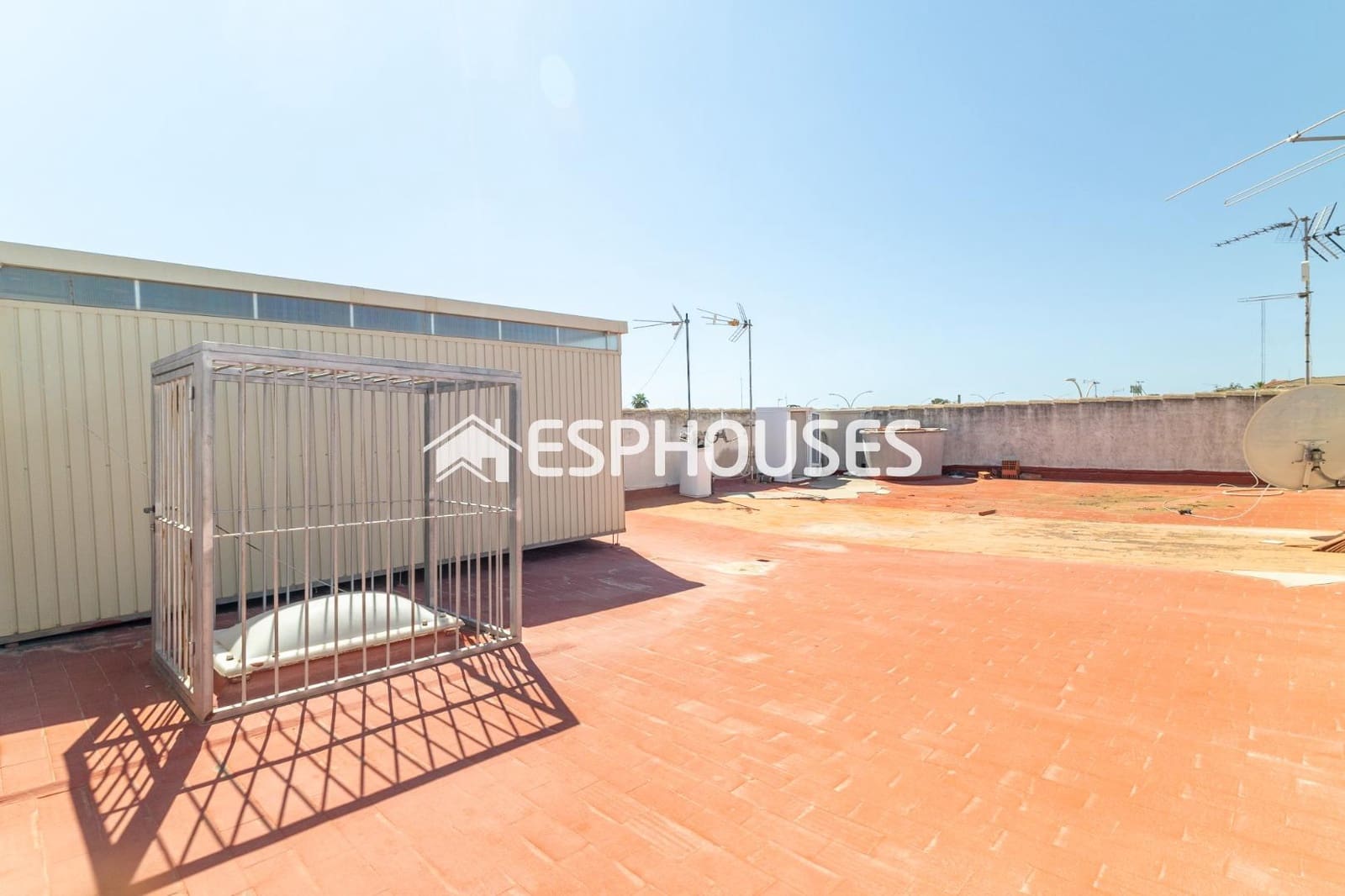 10 quarto Comercial para venda em San Fulgencio - 325 000 € (Ref: 9445354)