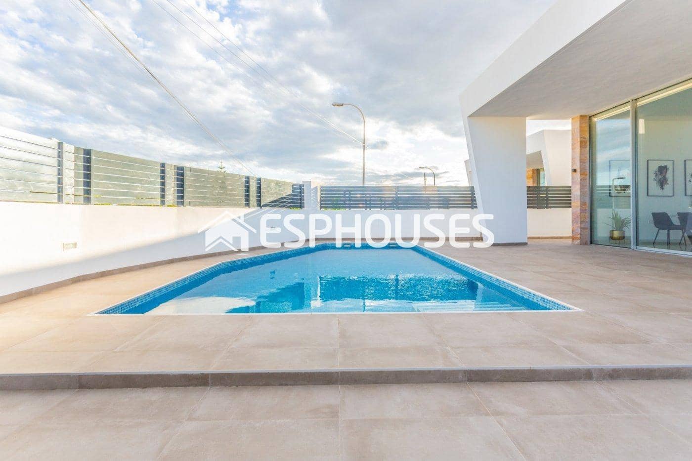 3 camera da letto Villa in vendita in Torrevieja con piscina garage - 615.000 € (Rif: 9445358)