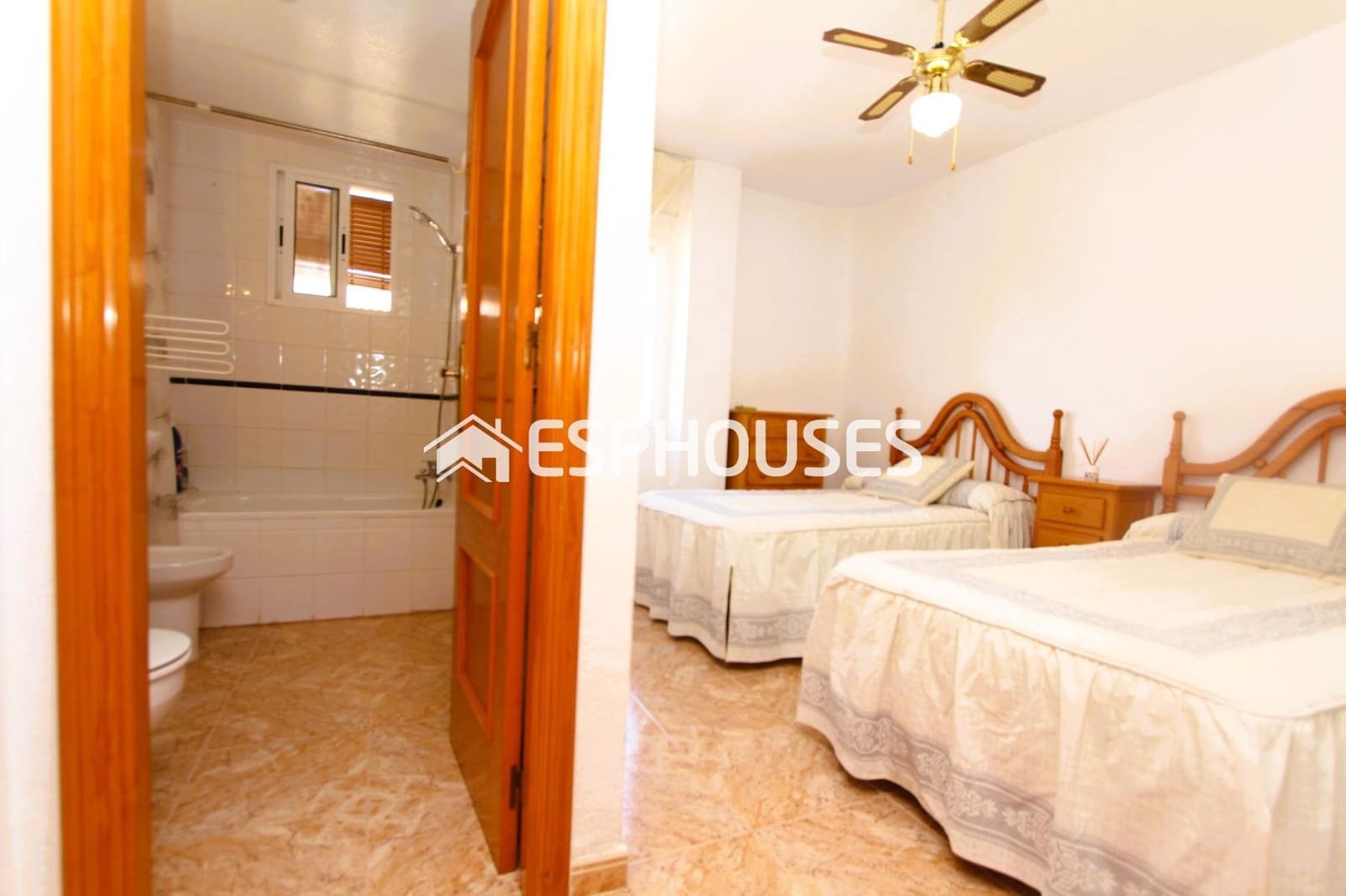 3 Zimmer Apartment zu verkaufen in Guardamar del Segura mit Pool Garage - 269.000 € (Ref: 9445376)