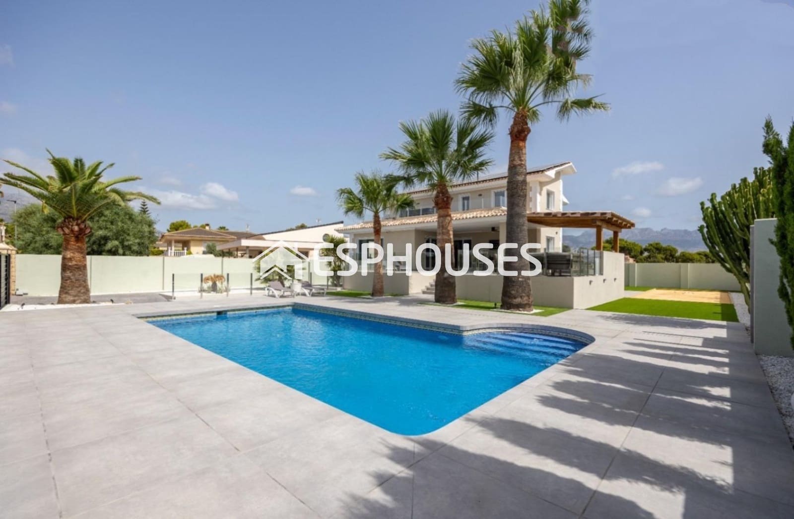 4 slaapkamer Villa te koop in Alfaz del Pi / L'Alfas del Pi met zwembad garage - € 1.500.000 (Ref: 9445411)