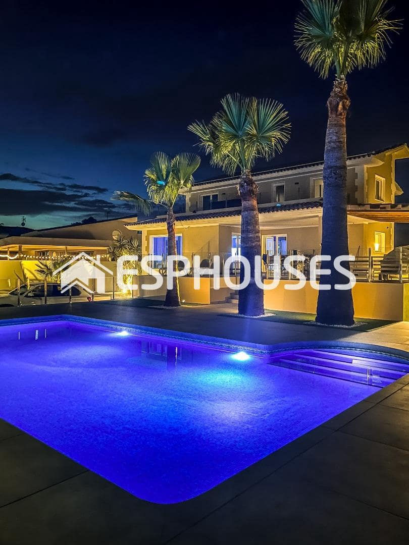 4 slaapkamer Villa te koop in Alfaz del Pi / L'Alfas del Pi met zwembad garage - € 1.500.000 (Ref: 9445411)