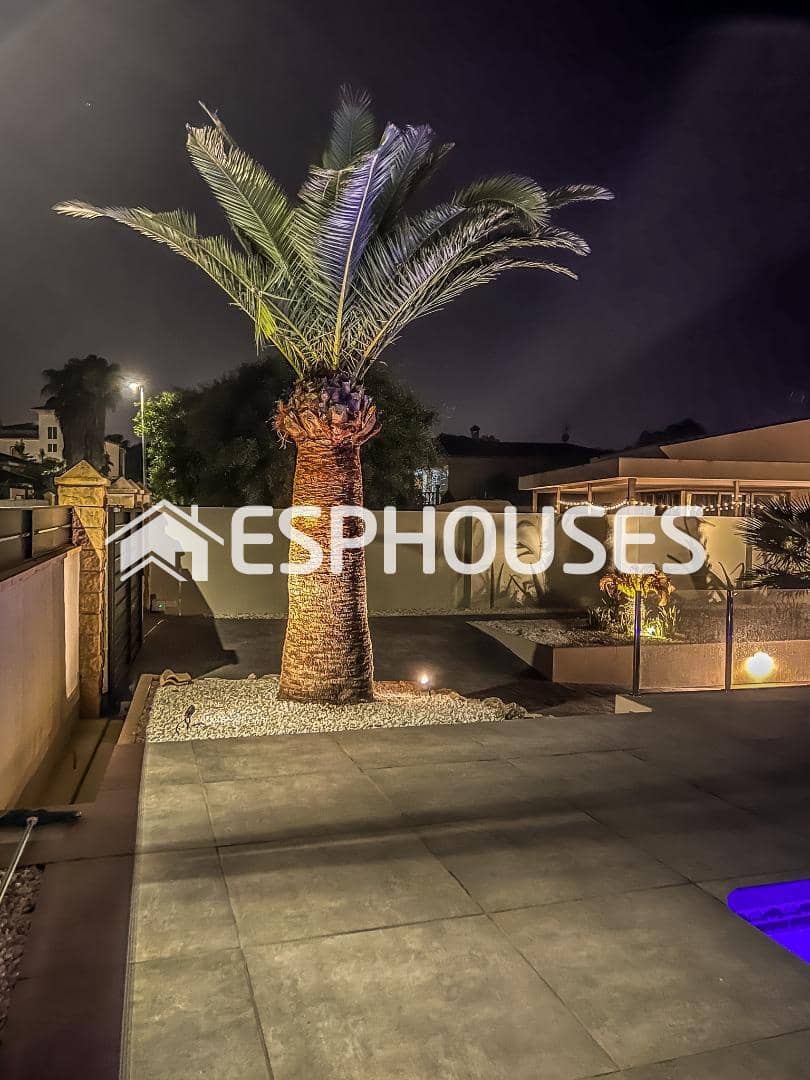 4 slaapkamer Villa te koop in Alfaz del Pi / L'Alfas del Pi met zwembad garage - € 1.500.000 (Ref: 9445411)