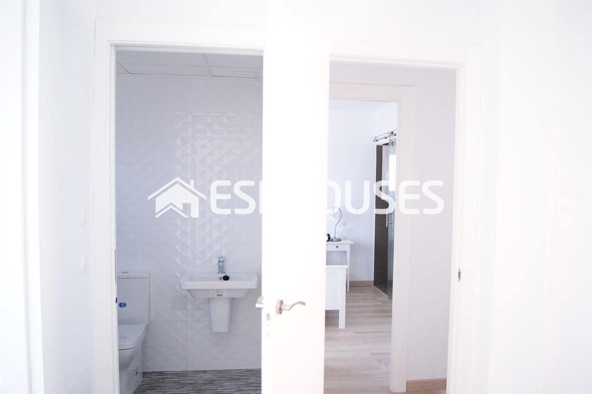 3 chambre Bungalow à vendre à Santa Pola avec piscine garage - 395 000 € (Ref: 9445418)