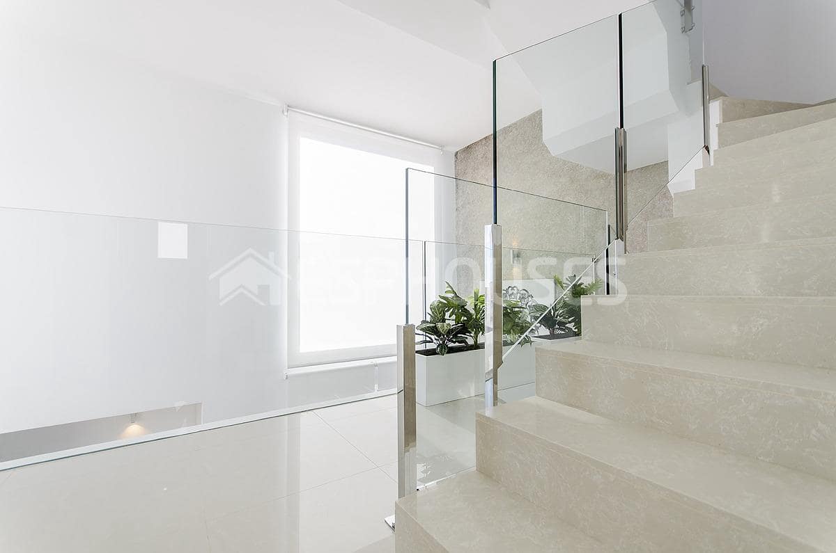 3 bedroom Villa for sale in Rojales with pool garage - € 579,000 (Ref: 9445420)