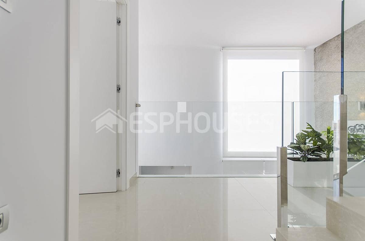 3 bedroom Villa for sale in Rojales with pool garage - € 579,000 (Ref: 9445420)