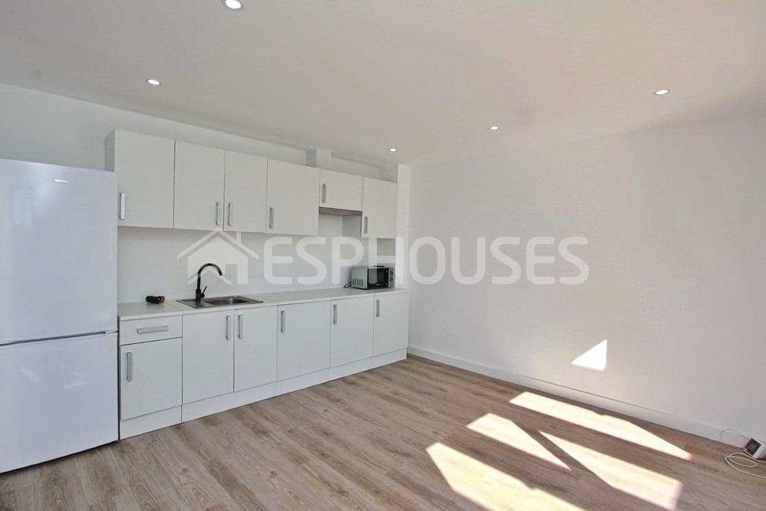 4 makuuhuone Huvila myytävänä paikassa La Nucia mukana uima-altaan 
autotalli - 620 000 € (Ref: 9445424)