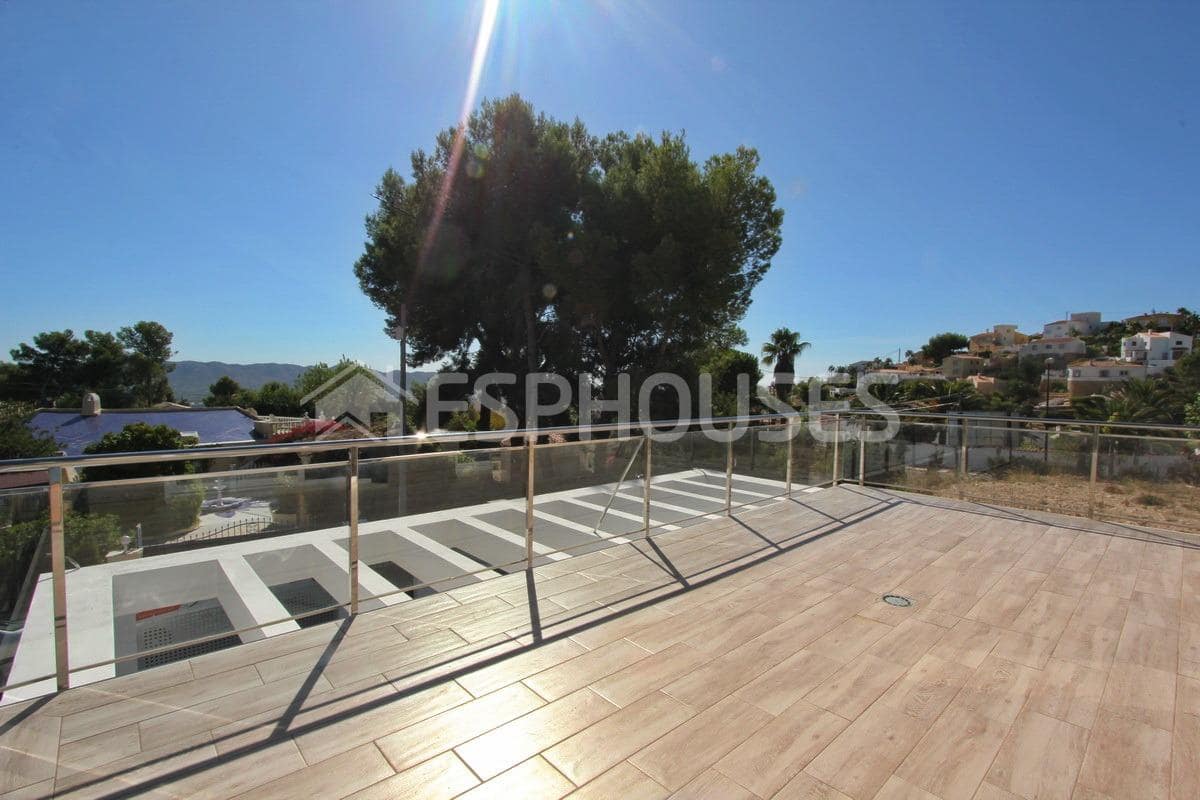 4 makuuhuone Huvila myytävänä paikassa La Nucia mukana uima-altaan 
autotalli - 620 000 € (Ref: 9445424)