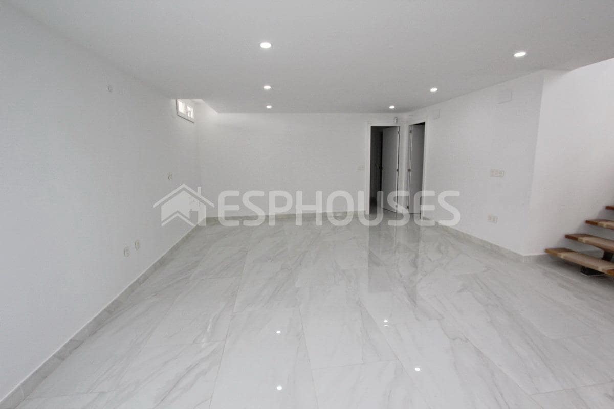 4 makuuhuone Huvila myytävänä paikassa La Nucia mukana uima-altaan 
autotalli - 620 000 € (Ref: 9445424)