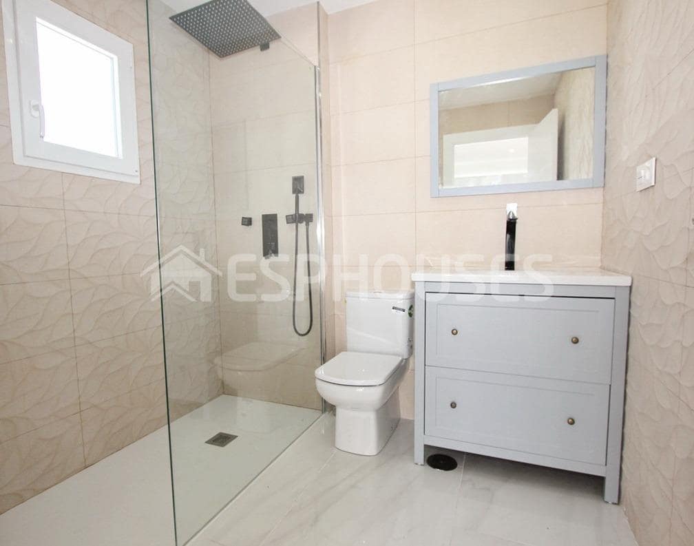 4 makuuhuone Huvila myytävänä paikassa La Nucia mukana uima-altaan 
autotalli - 620 000 € (Ref: 9445424)