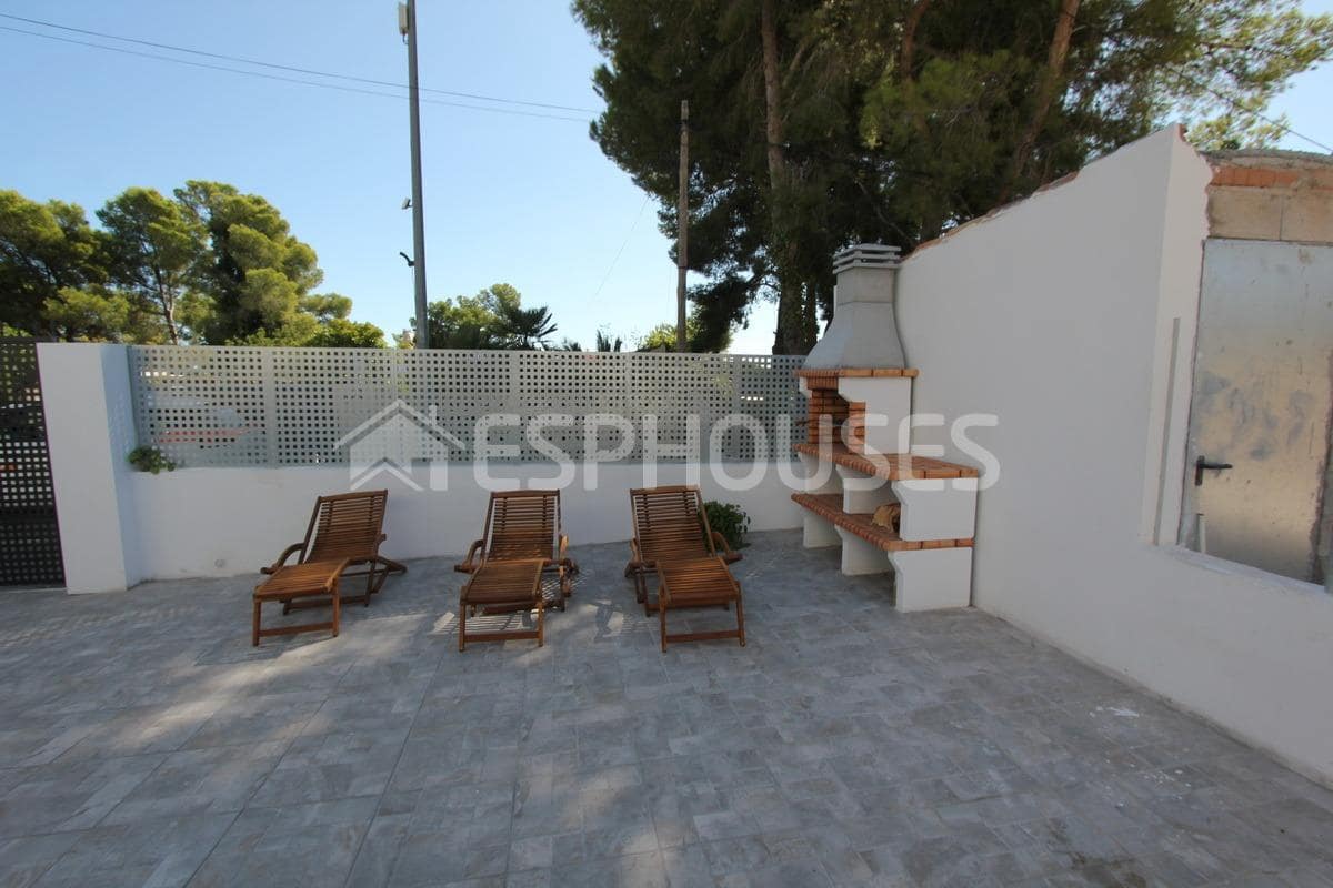 4 makuuhuone Huvila myytävänä paikassa La Nucia mukana uima-altaan 
autotalli - 620 000 € (Ref: 9445424)