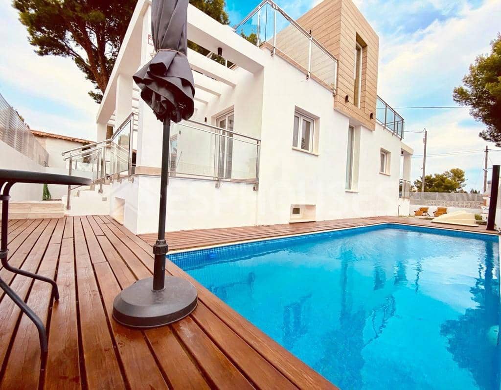 4 makuuhuone Huvila myytävänä paikassa La Nucia mukana uima-altaan 
autotalli - 620 000 € (Ref: 9445424)