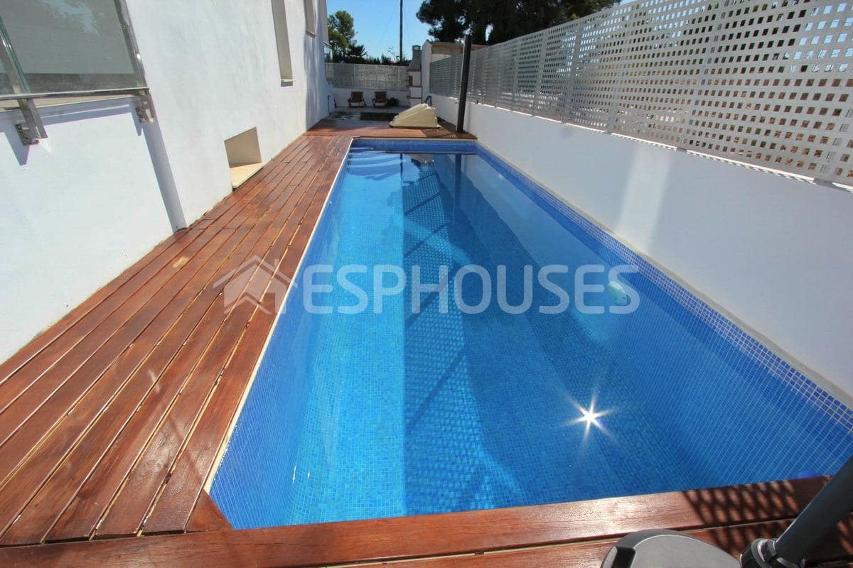 4 makuuhuone Huvila myytävänä paikassa La Nucia mukana uima-altaan 
autotalli - 620 000 € (Ref: 9445424)