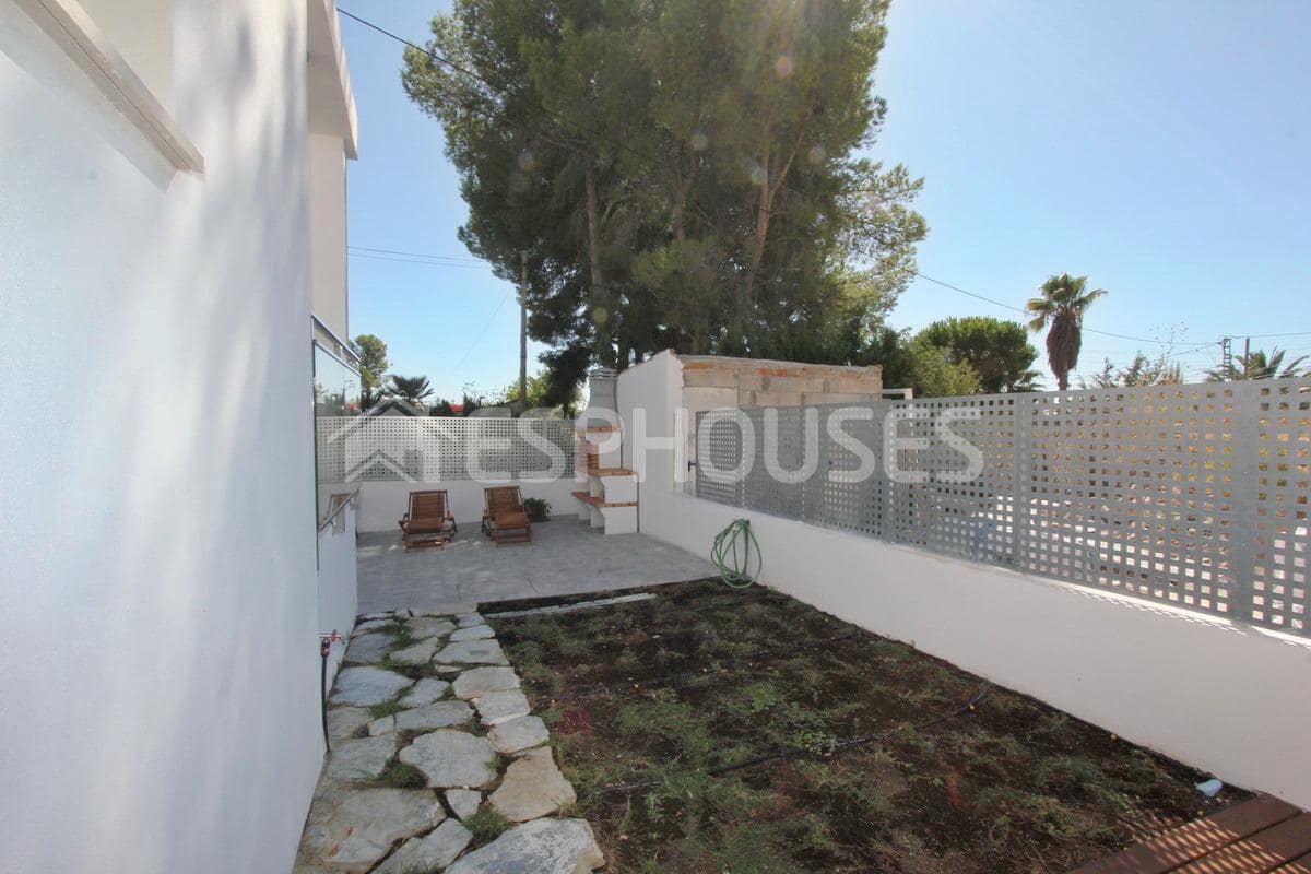 4 makuuhuone Huvila myytävänä paikassa La Nucia mukana uima-altaan 
autotalli - 620 000 € (Ref: 9445424)