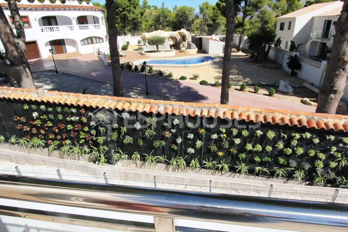 4 makuuhuone Huvila myytävänä paikassa La Nucia mukana uima-altaan 
autotalli - 620 000 € (Ref: 9445424)