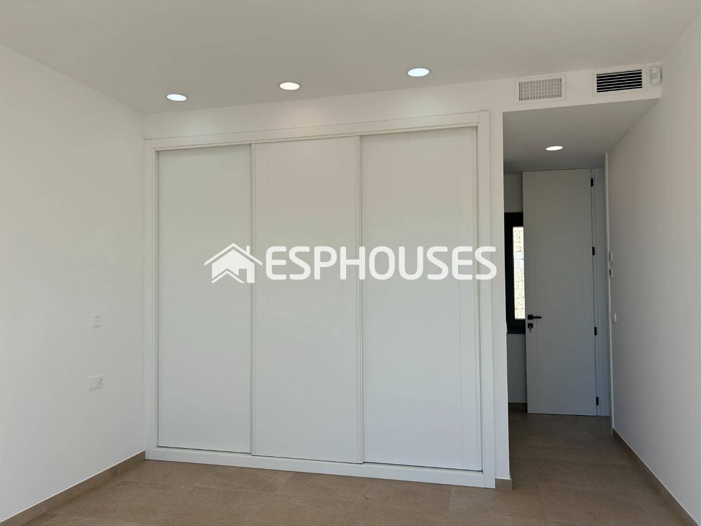 3 sovrum Villa till salu i Benissa med pool garage - 1 175 000 € (Ref: 9543903)