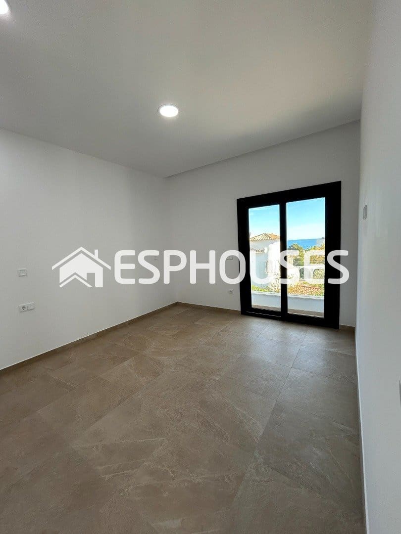 3 bedroom Villa for sale in Benissa with pool garage - € 1,175,000 (Ref: 9543903)