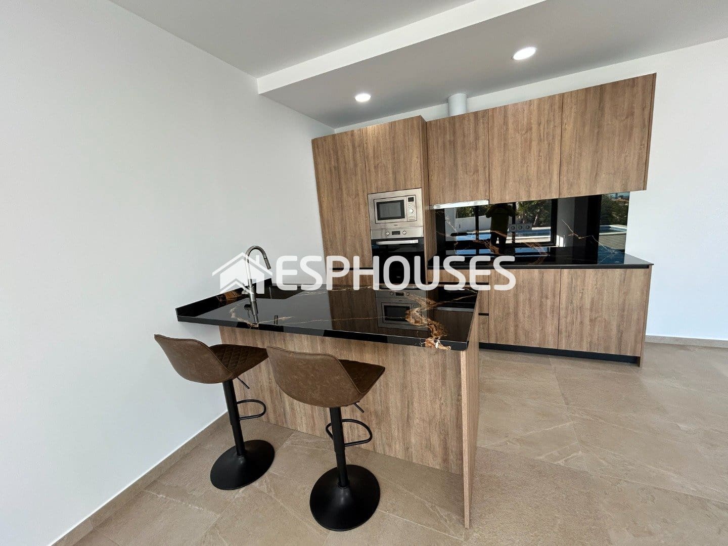 3 bedroom Villa for sale in Benissa with pool garage - € 1,175,000 (Ref: 9543903)