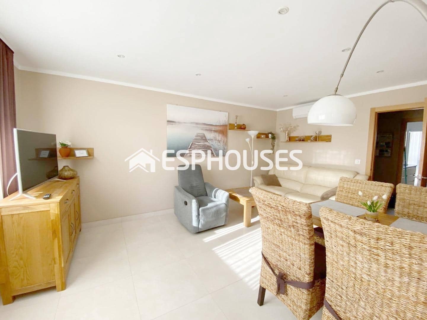 2 soveværelse Lejlighed til salg i Benidorm med swimmingpool - € 285.000 (Ref: 9543904)