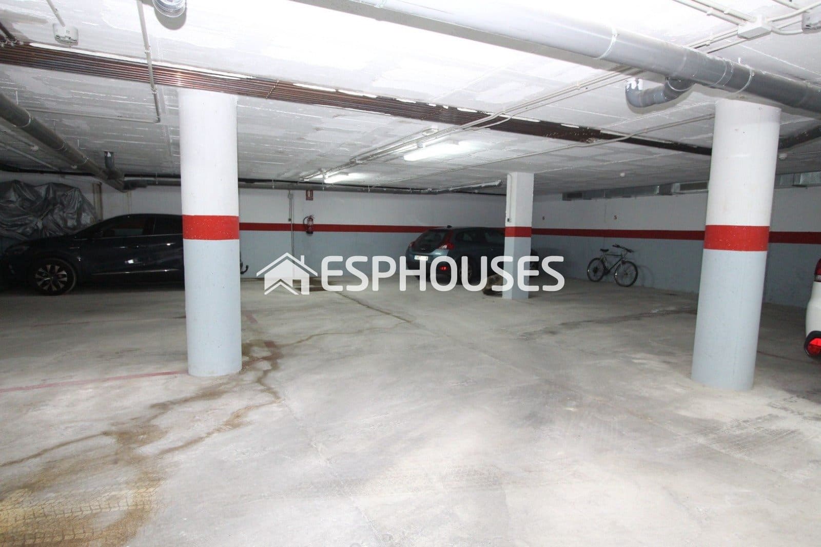 Garage for sale in Guardamar del Segura - € 7,000 (Ref: 9562152)