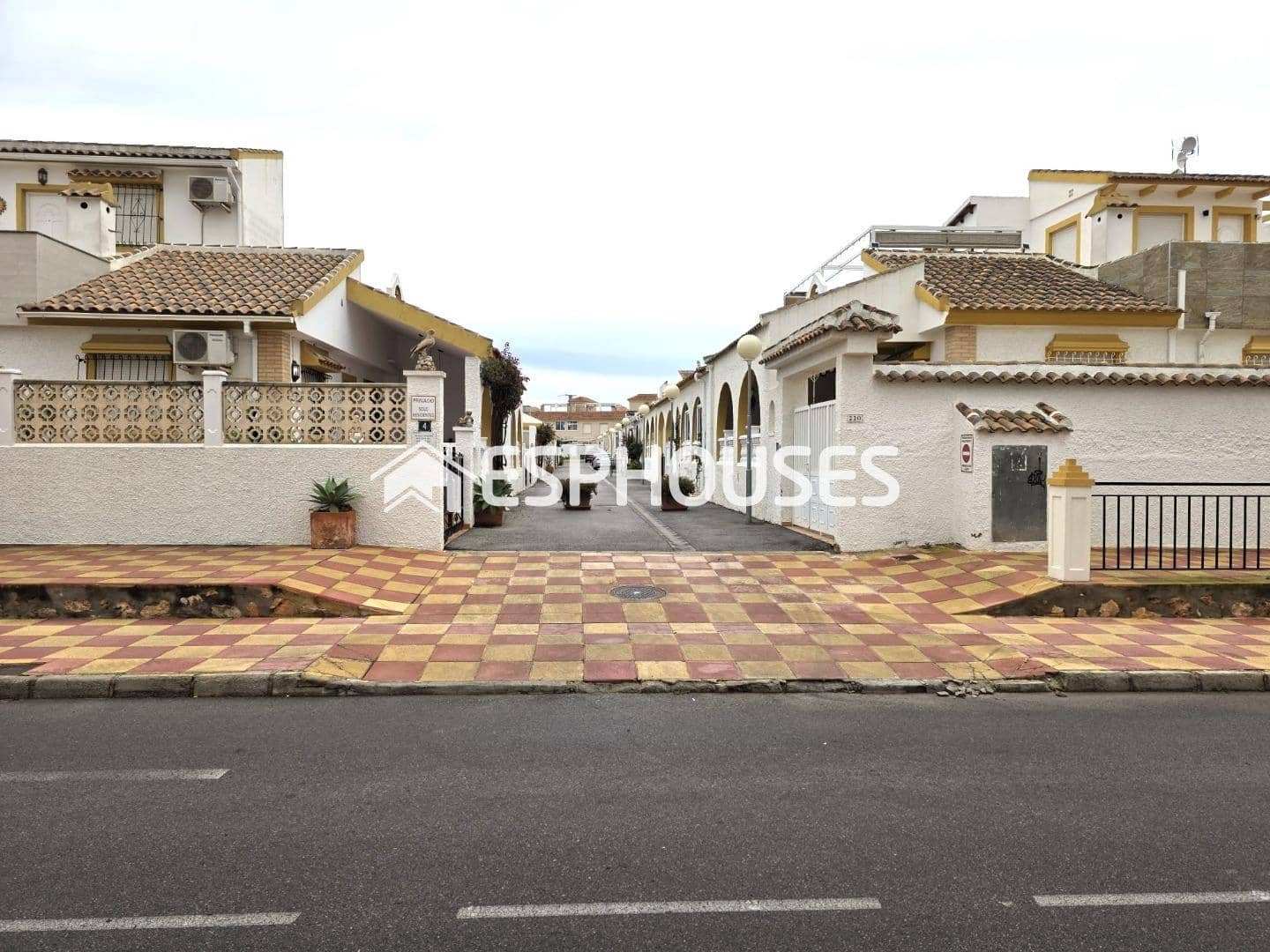 2 camera da letto Bungalow in vendita in Guardamar del Segura con piscina garage - 225.000 € (Rif: 9571425)