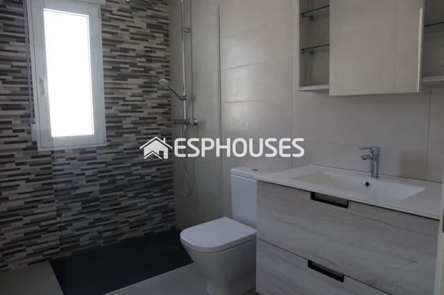 Chalet de 3 habitaciones en La Romana en venta con piscina garaje - 345.000 € (Ref: 9611778)