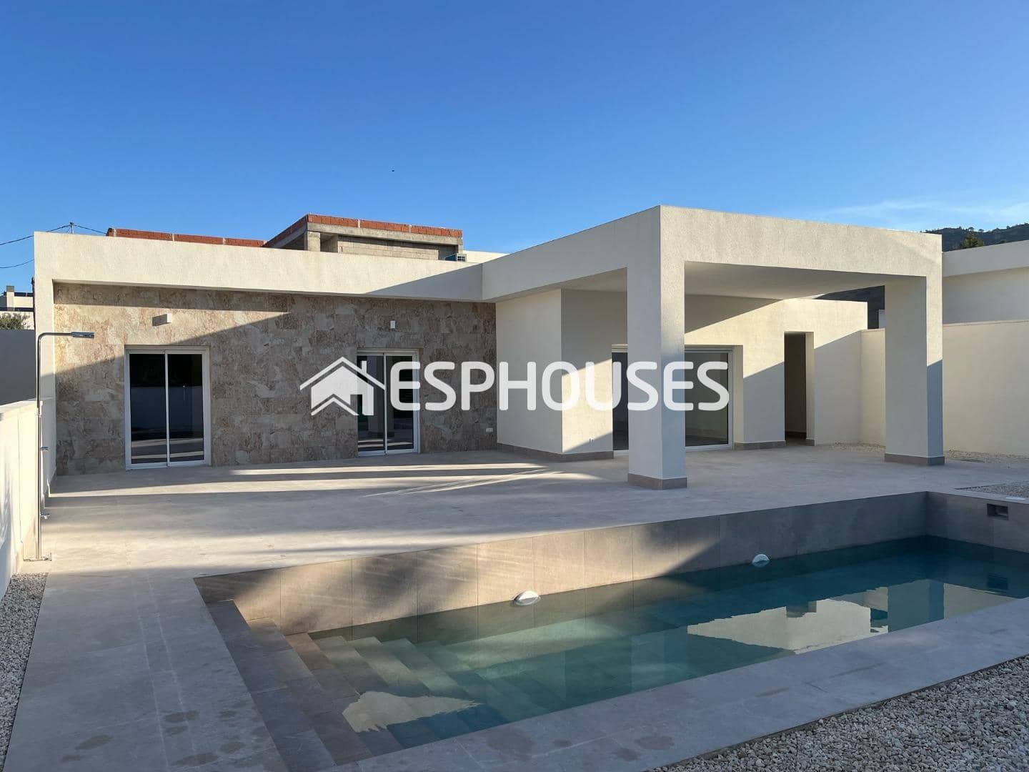 Chalet de 3 habitaciones en La Romana en venta con piscina garaje - 345.000 € (Ref: 9611778)