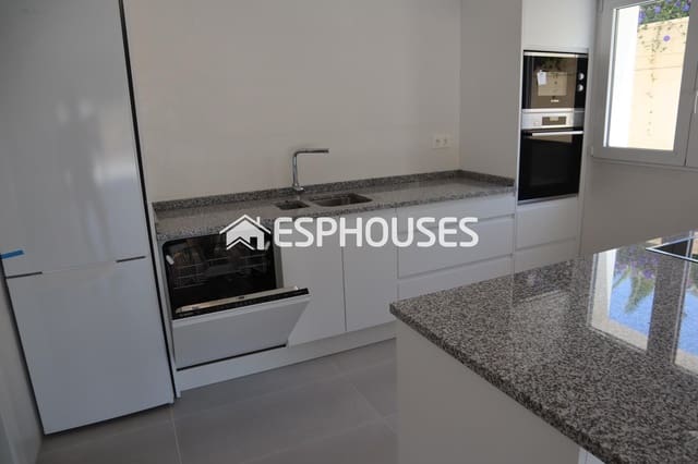 Chalet de 3 habitaciones en La Romana en venta con piscina garaje - 345.000 € (Ref: 9611778)