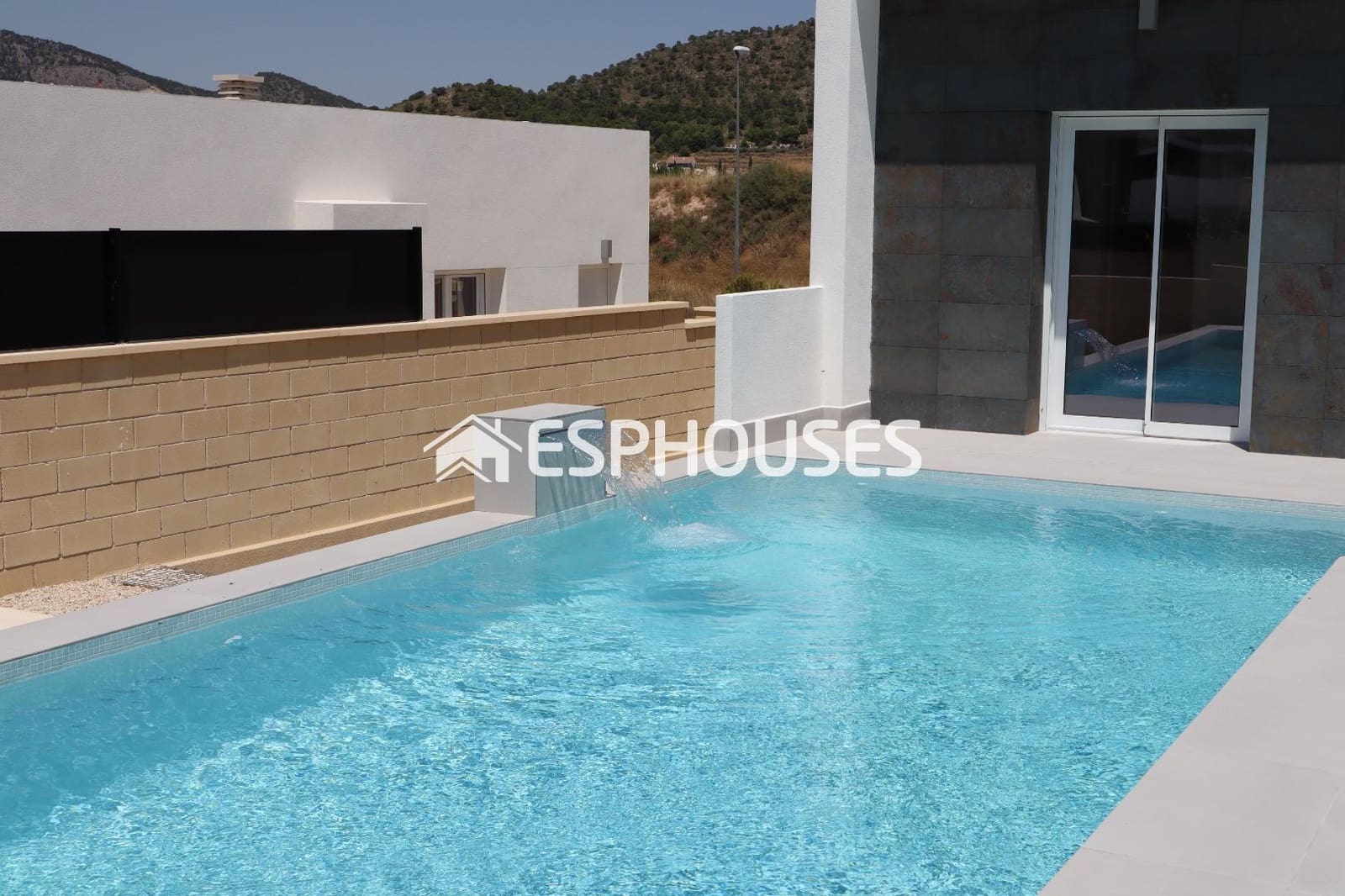 Chalet de 3 habitaciones en La Romana en venta con piscina garaje - 345.000 € (Ref: 9611778)