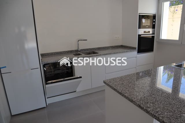 Chalet de 3 habitaciones en La Romana en venta con piscina - 345.000 € (Ref: 9611778)