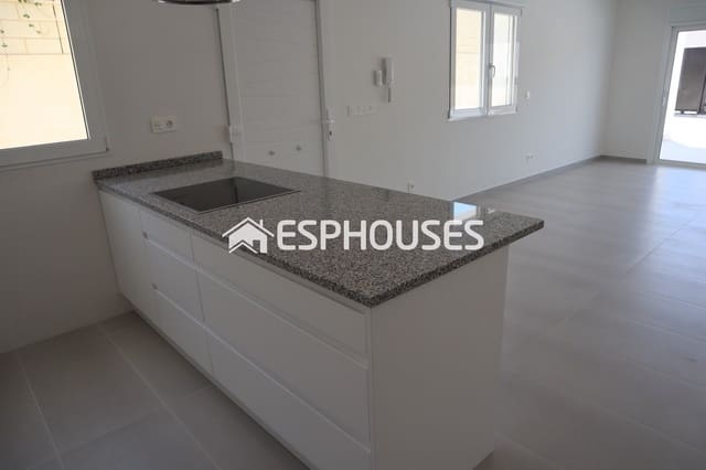 Chalet de 3 habitaciones en La Romana en venta con piscina - 345.000 € (Ref: 9611778)