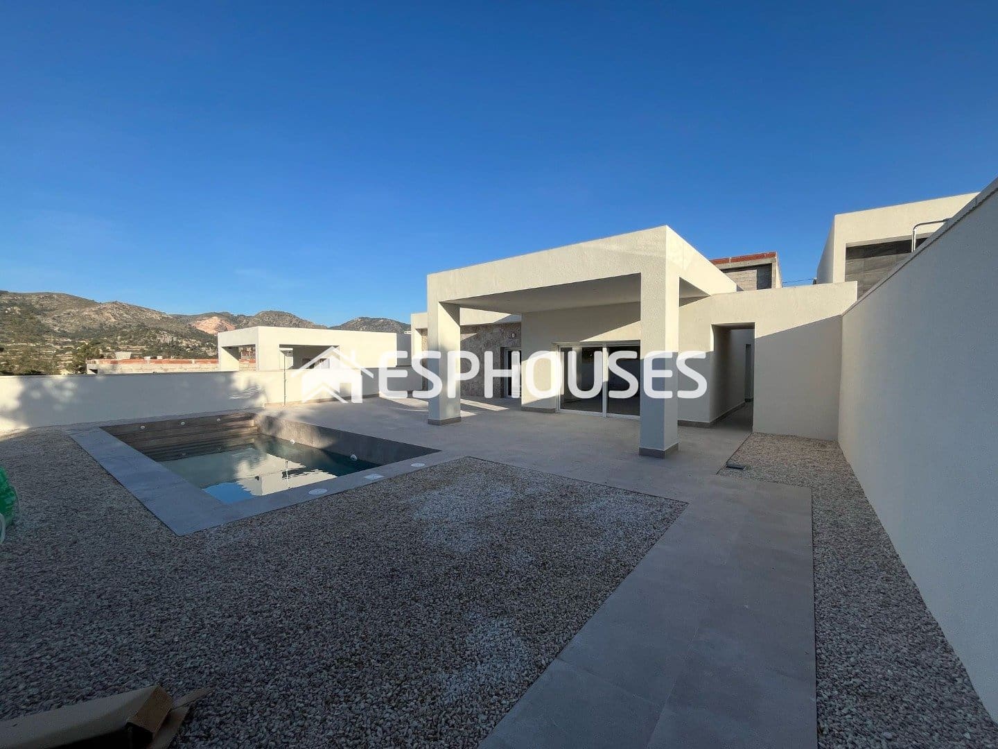 3 soverom Villa til salgs i La Romana med svømmebasseng - € 345 000 (Ref: 9611778)