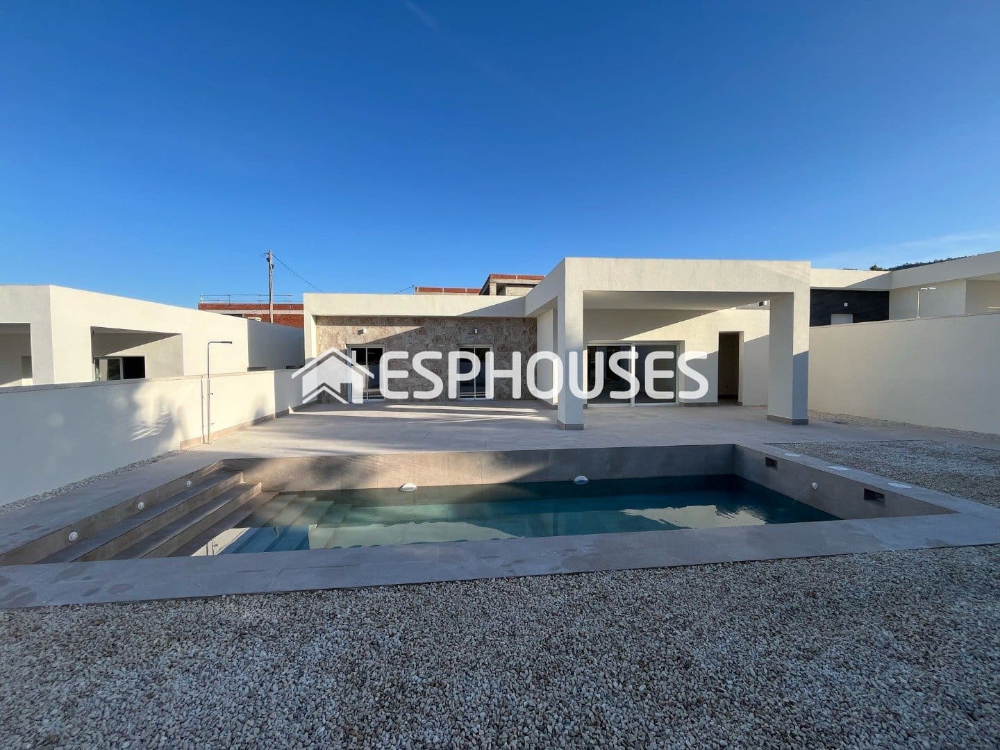 3 soverom Villa til salgs i La Romana med svømmebasseng - € 345 000 (Ref: 9611778)