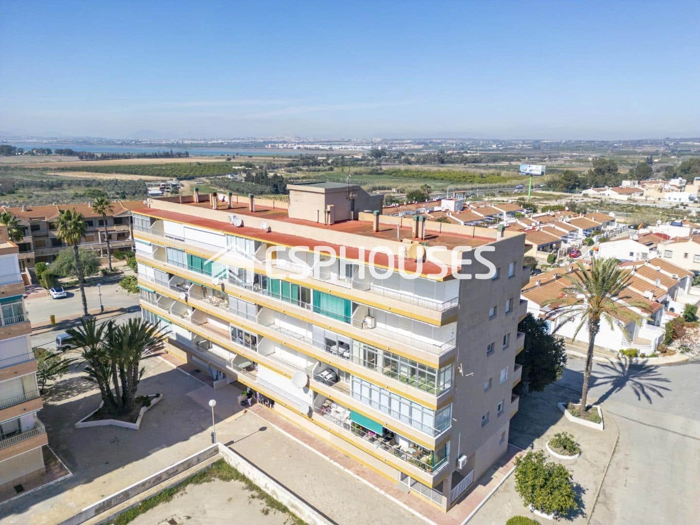 3 bedroom Apartment for sale in Guardamar del Segura with pool - € 140,000 (Ref: 9611794)