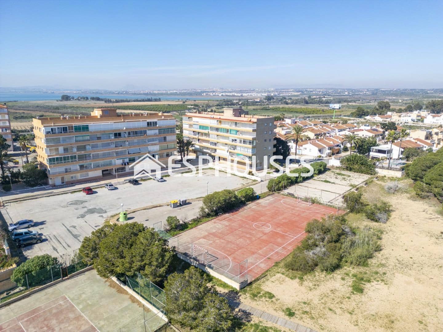 3 bedroom Apartment for sale in Guardamar del Segura with pool - € 140,000 (Ref: 9611794)