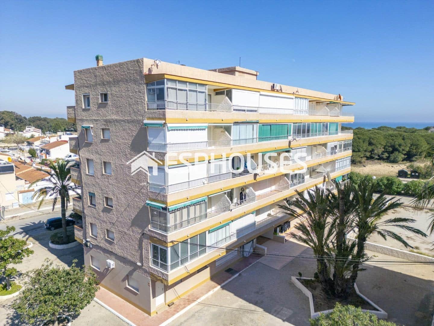 3 bedroom Apartment for sale in Guardamar del Segura with pool - € 140,000 (Ref: 9611794)