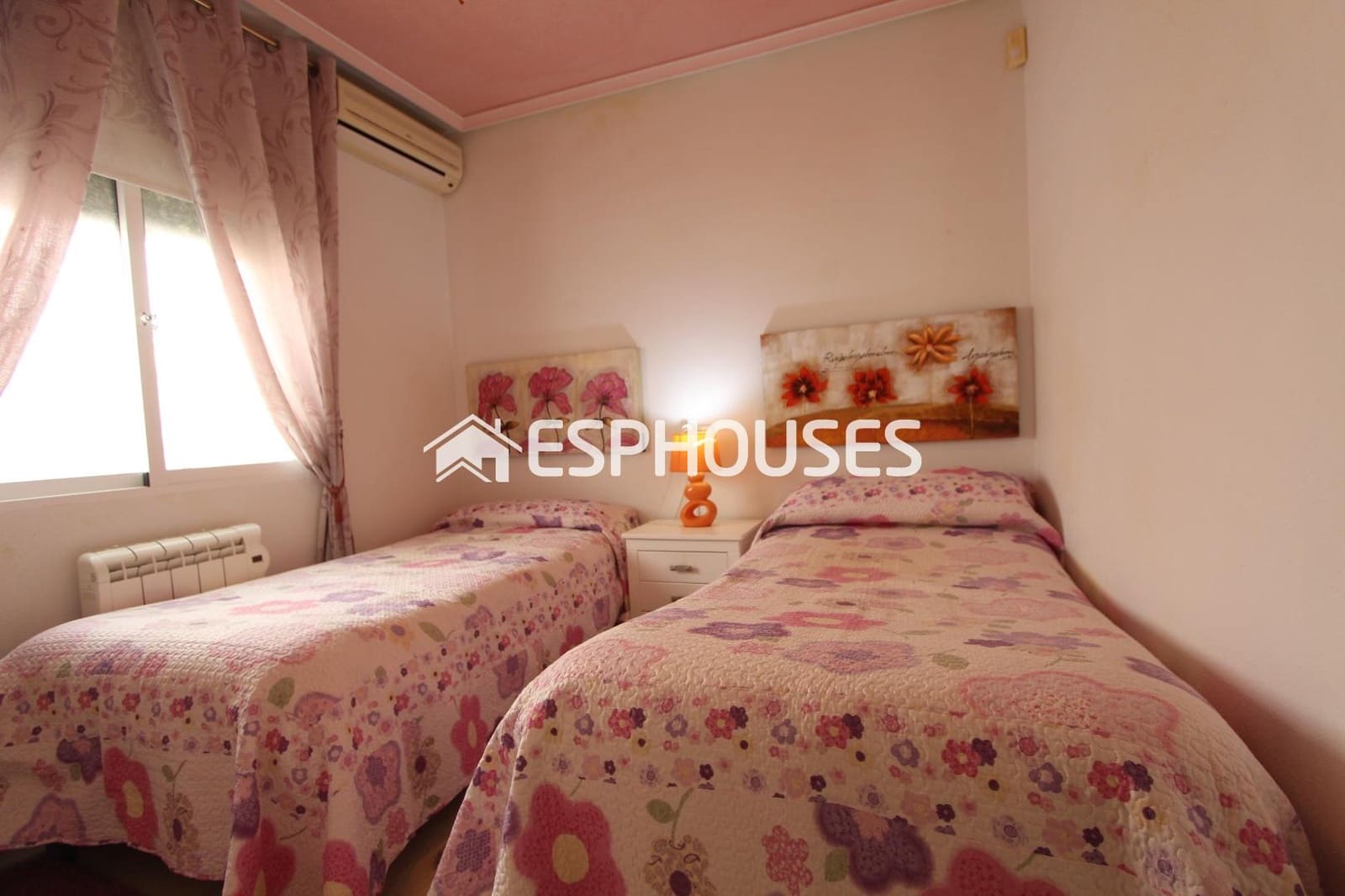 2 bedroom Villa for sale in Guardamar del Segura with pool garage - € 185,000 (Ref: 9650265)