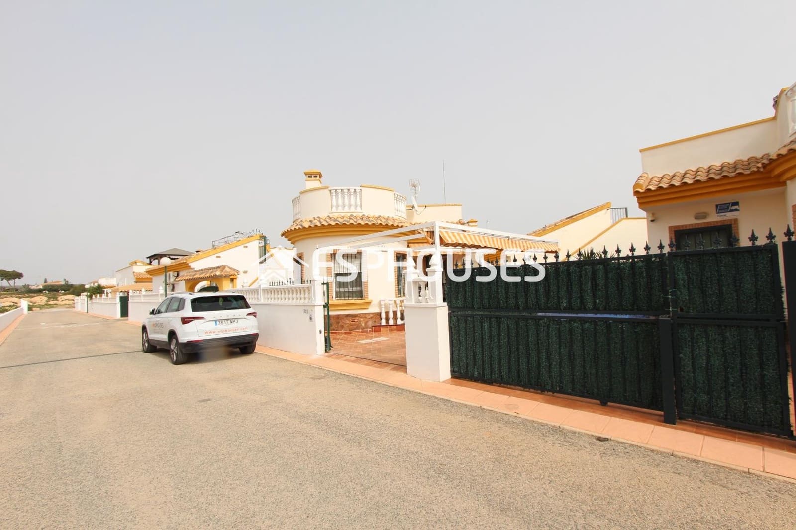 2 bedroom Villa for sale in Guardamar del Segura with pool garage - € 185,000 (Ref: 9650265)