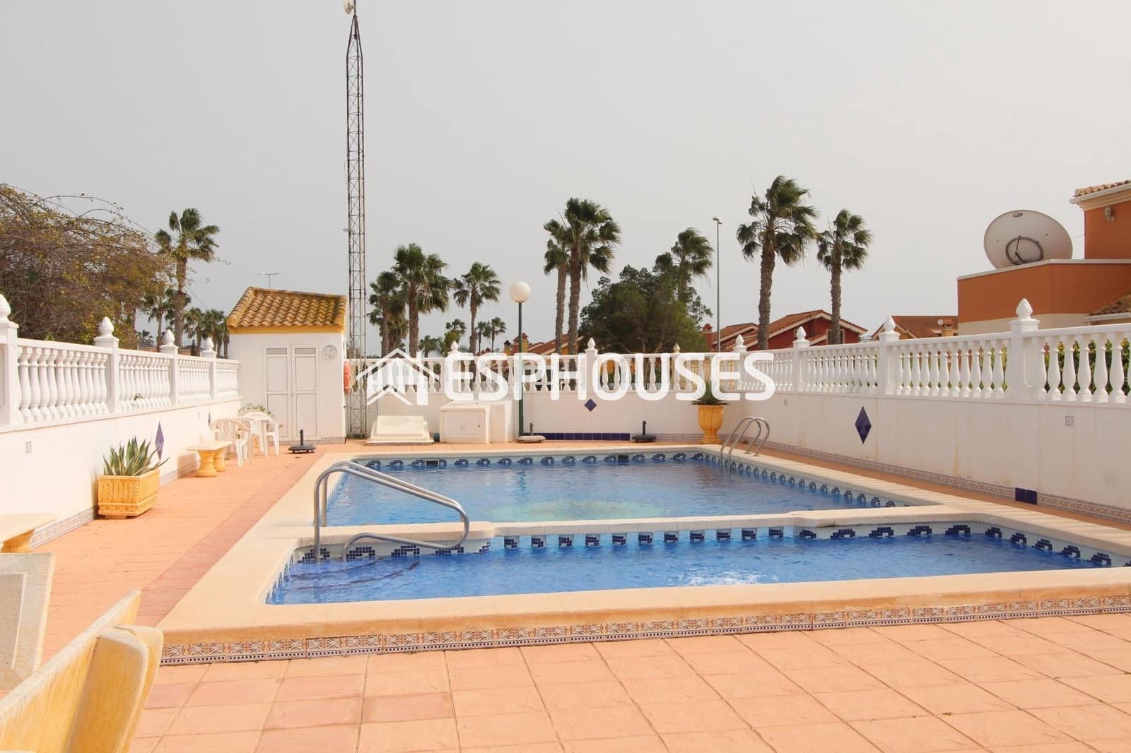 2 bedroom Villa for sale in Guardamar del Segura with pool garage - € 185,000 (Ref: 9650265)
