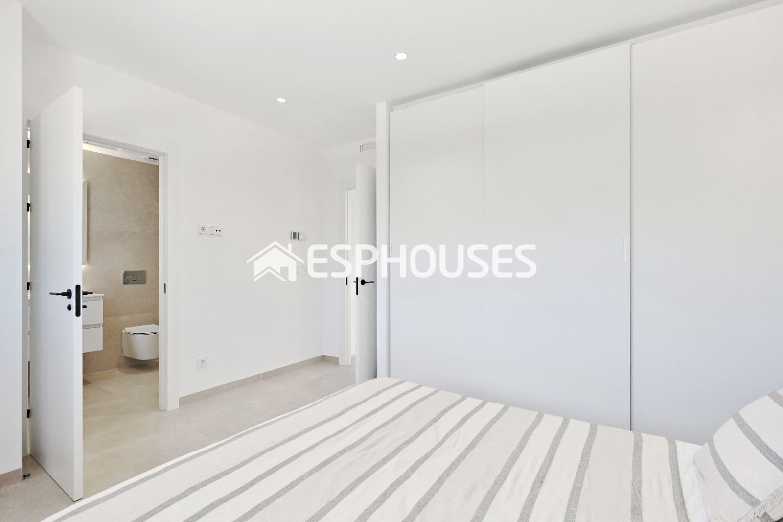 3 soveværelse Villa til salg i Orihuela Costa med swimmingpool - € 760.000 (Ref: 9650270)