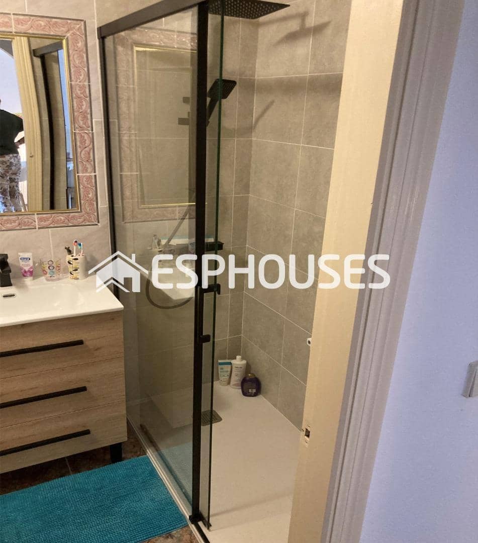 2 bedroom Apartment for sale in Guardamar del Segura with pool - € 179,000 (Ref: 9656358)