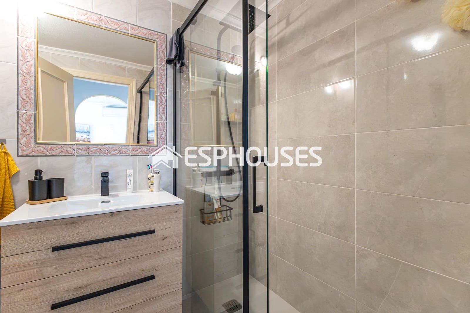 2 bedroom Apartment for sale in Guardamar del Segura with pool - € 179,000 (Ref: 9656358)