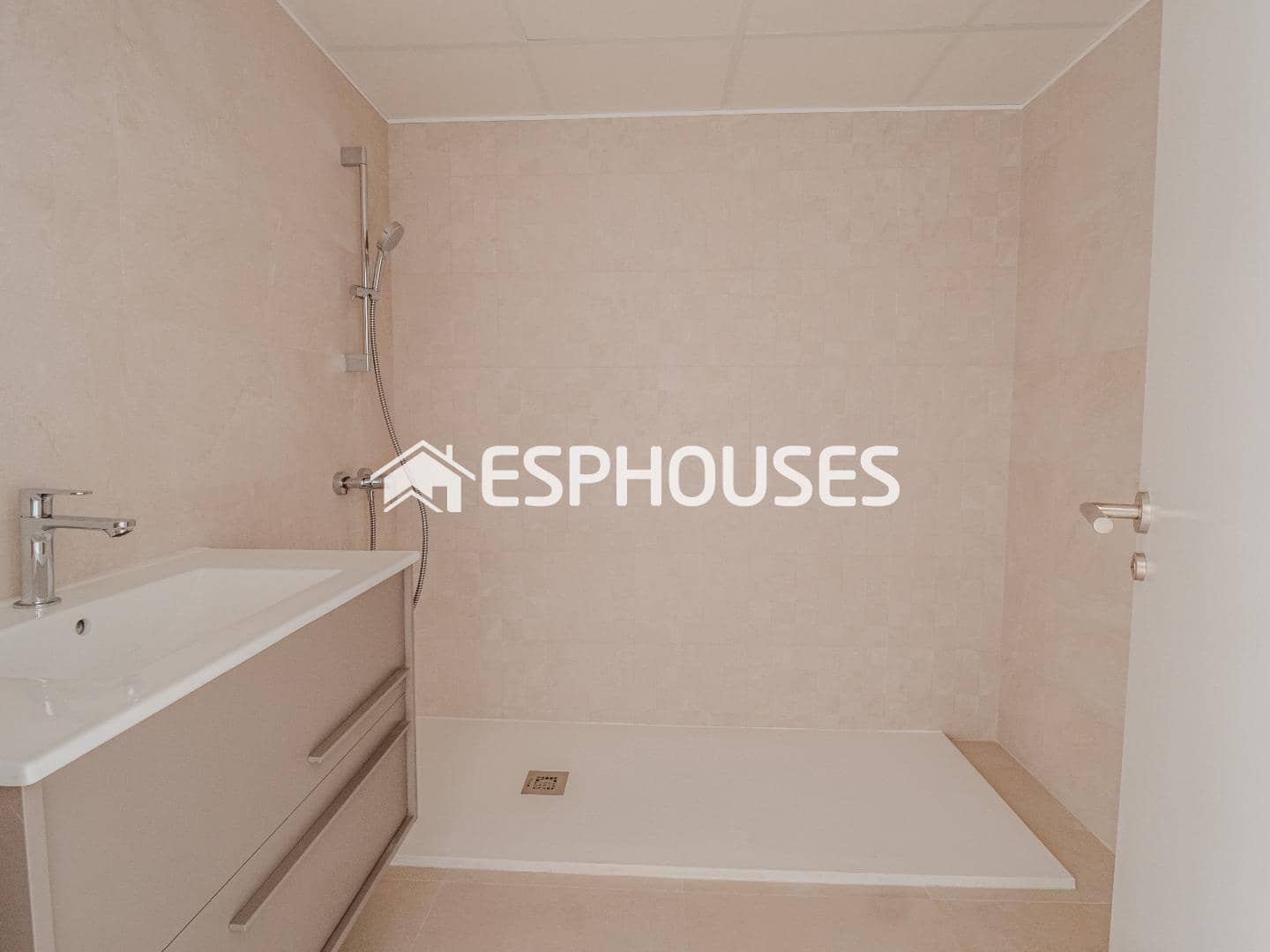 2 Zimmer Apartment zu verkaufen in Alicante / Alacant Stadt mit Pool Garage - 394.506 € (Ref: 9677696)